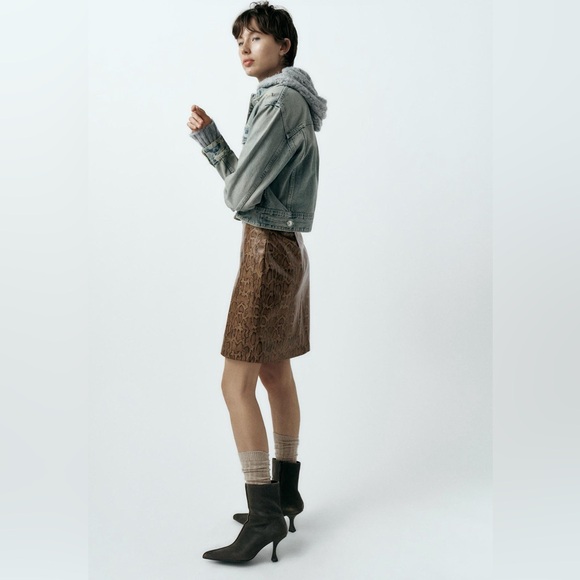 (#133)ZARA Faux Leather Oversized Snakeskin Print Skirt - Picture 4 of 9